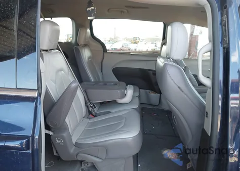 2017 Chrysler Pacifica Touring-L z USA, uszkodzony, nr VIN 2C4RC1BG1HR609002